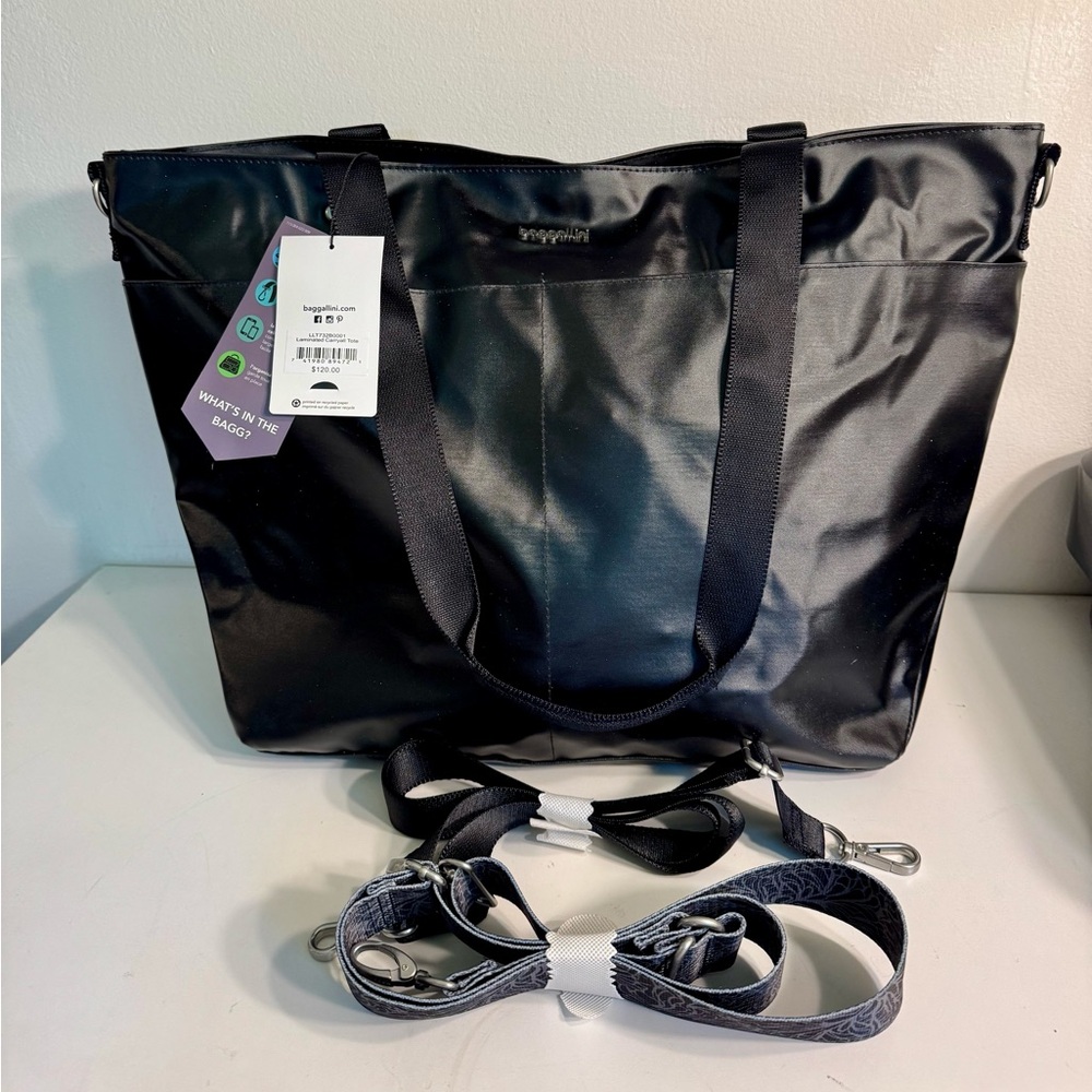 Baggallini Laminated Carryall Tote- Black